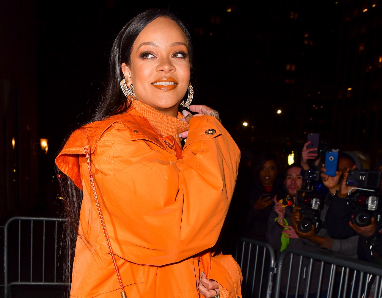 Rihanna: Με μελανιές στο πρόσωπο – Οι paparazzi φωτογραφίες που προκάλεσαν ερωτήματα