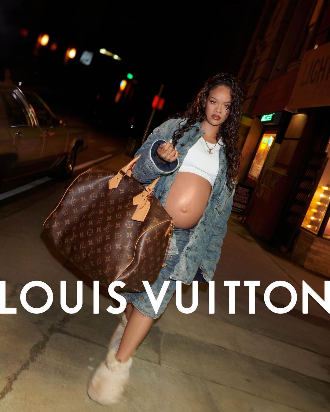 Rihanna: Πρωταγωνιστεί στη νέα καμπάνια του Louis Vuitton με φουσκωμένη κοιλίτσα