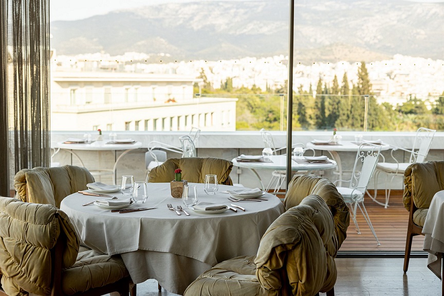 Οι γεύσεις και τα αρώματα της Ελλάδας έχουν τον πρώτο λόγο στο ανανεωμένο μενού του Art Lounge Roof top στο NEW Hotel