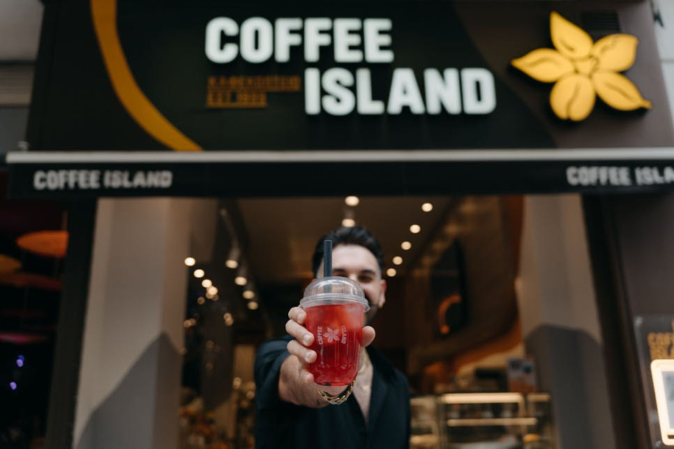 H COFFEE ISLAND μας συστήνει τα νέα «εκρηκτικά» ροφήματα Bobastic Pearls