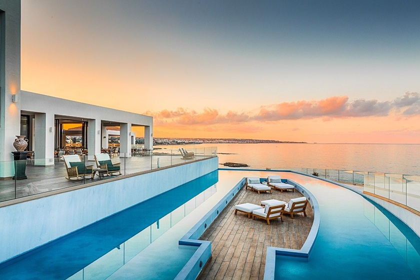 Abaton Island Resort and Spa – Μια αξέχαστη εμπειρία πολυτέλειας και χαλάρωσης στην καρδιά της Κρήτης.