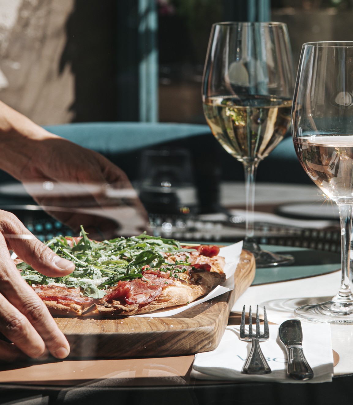 Γιορτινός Δεκέμβριος στα Vibo: Κρασί, live μουσική και γλυκές δημιουργίες