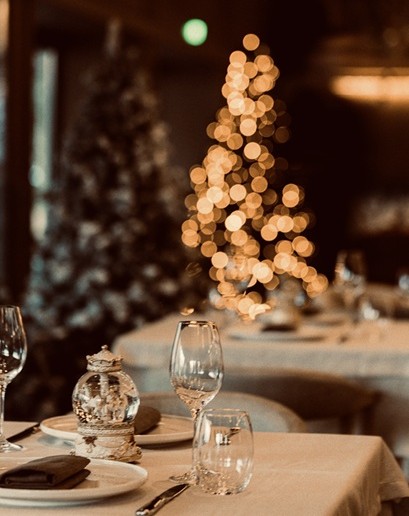 Zappa: Το νέο all-day fine dining της πόλης φέρνει τα πιο δυνατά festive party vibes