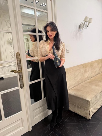 Ελληνική υψηλή ραπτική και γαλλική φινέτσα σε μια ιστορική σύμπραξη στο Παρίσι