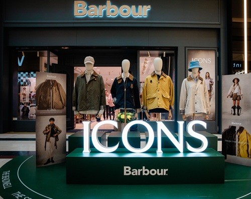 Η Barbour παρουσιάζει τη συλλογή IconsSS26 μέσα από το “ICONS in Bloom” στο Golden Hall