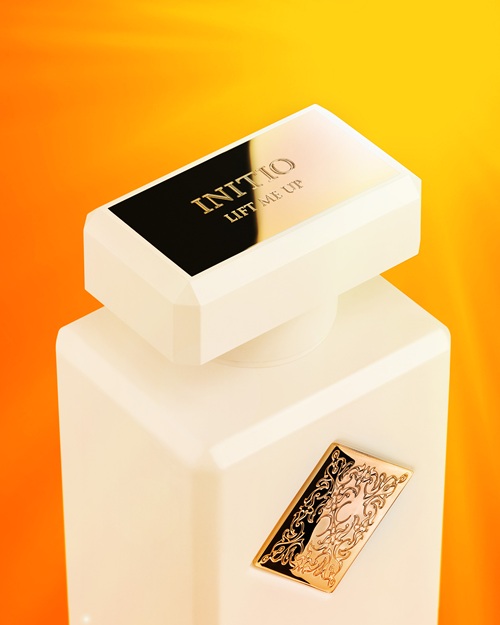 LIFT ME UP: Το Άρωμα που αιχμαλωτίζει το φως και ξυπνά τις αισθήσεις