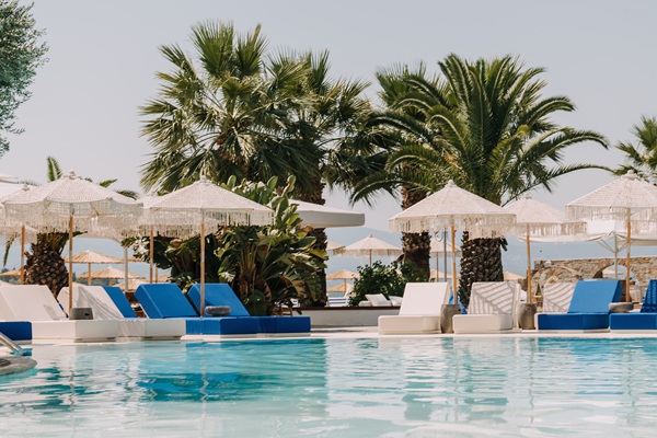 Brown Hotels Καλοκαίρι 2026: Παραθαλάσσια resorts κοντά στην Αθήνα και νησιωτικές αποδράσεις σε κορυφαίους προορισμούς
