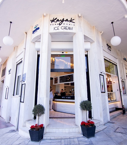 Kayak Ice Cream στην Αεροπαγίτου: Η πιο δροσερή νέα στάση κάτω από την Ακρόπολη