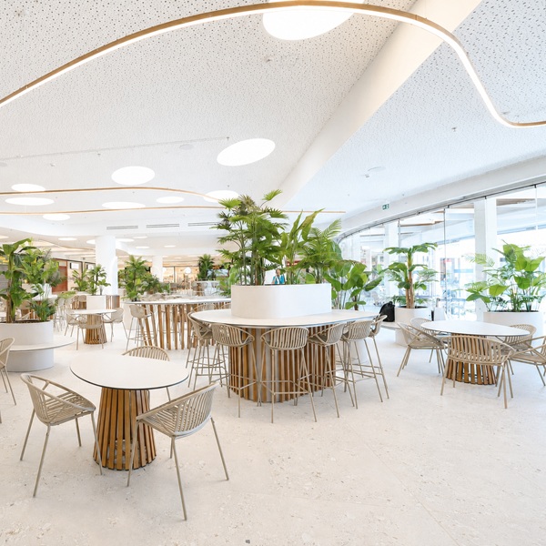 Mediterranean Cosmos: Το ανανεωμένο Food Court φέρνει ξανά στο προσκήνιο τις αγαπημένες γεύσεις