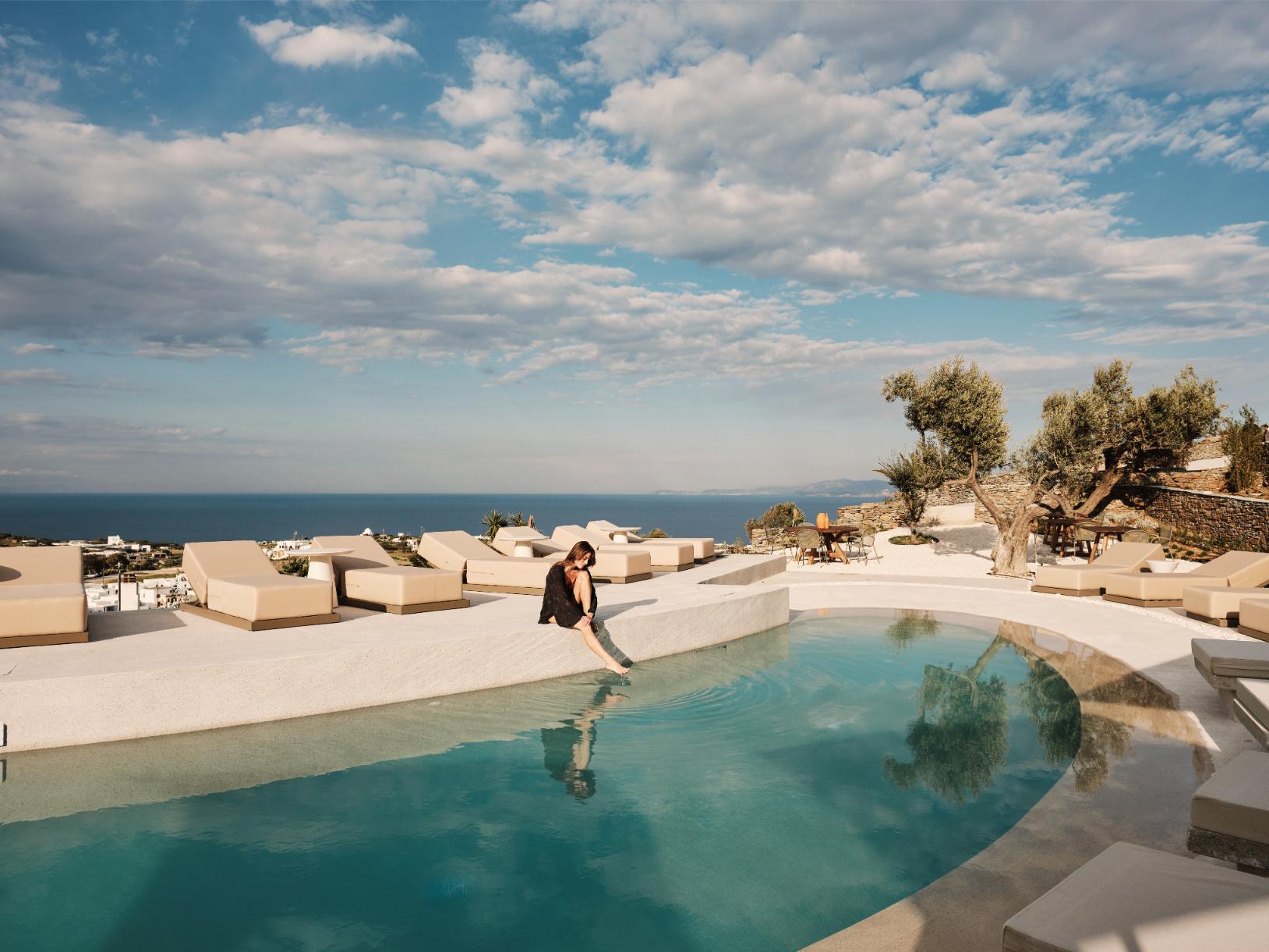 Stamna Sifnos: Το νέο design καταφύγιο των Κυκλάδων που επαναπροσδιορίζει την έννοια της ανεπιτήδευτης πολυτέλειας